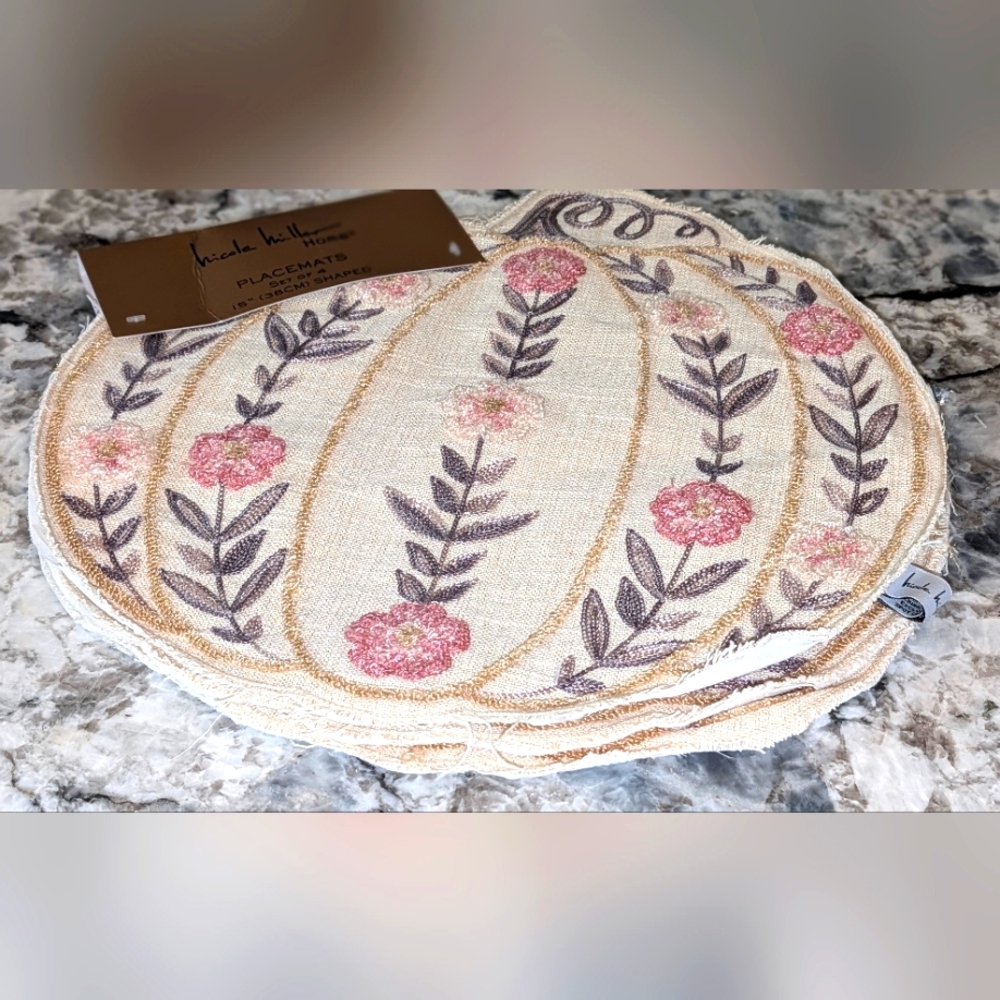 🍂🍁🎃 4 Piece Set Fall Pumpkin Placemats.